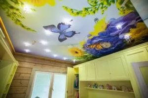 натяжные потолки фотопечать бабочки цветы